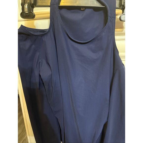 ALIX NYC Women's Crew Neck Cold Shoulder Long Sleeve Top Navy Blue Large - Picture 8 of 13